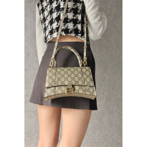 the hacker project small hourglass bag gucci